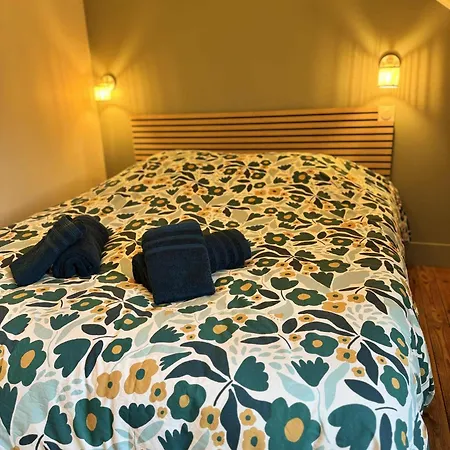 Maison Entre Verre Et